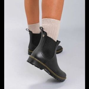 Igor Shoes Womens Black Matte Trak Mate Tri Rain Slip On Boot Waterproof Size 37
